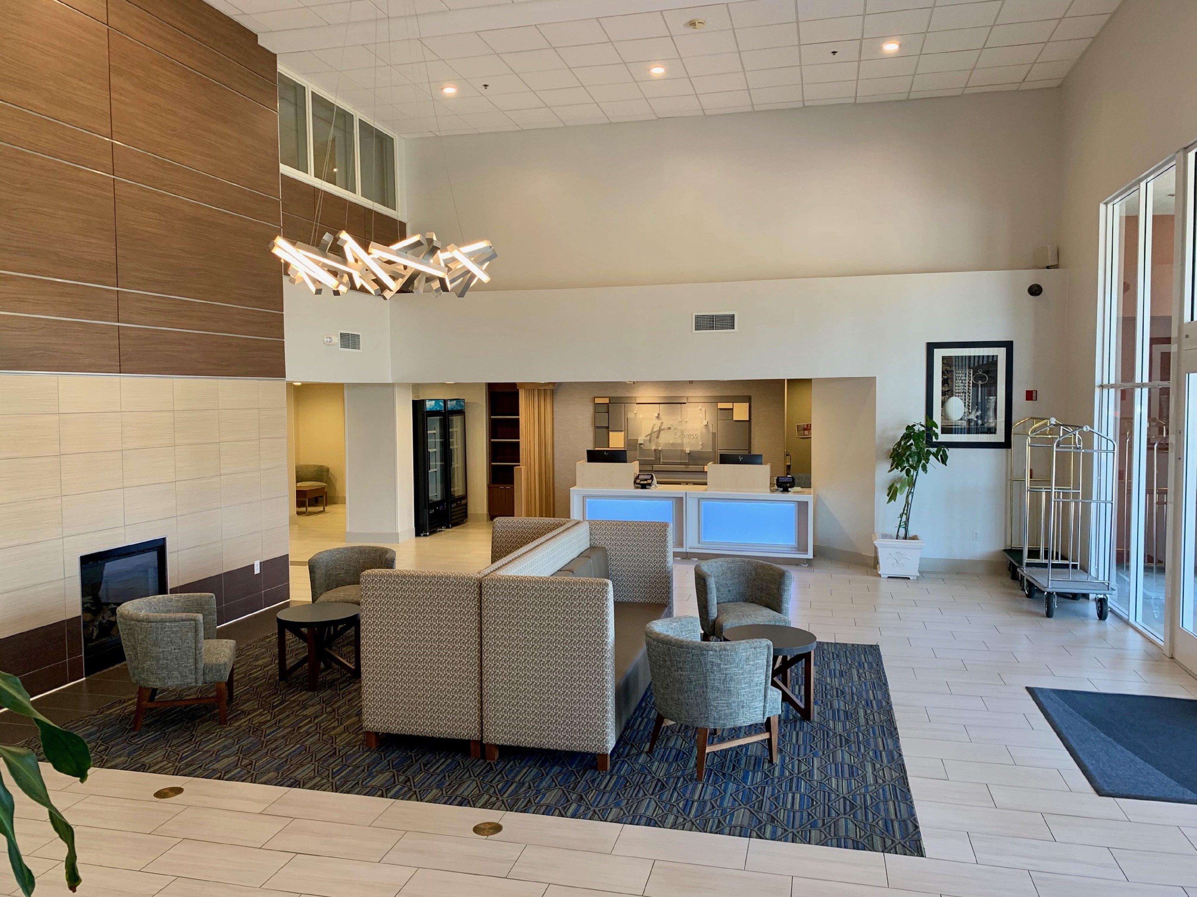Holiday Inn Express & Suites Tracy By Ihg Eksteriør bilde
