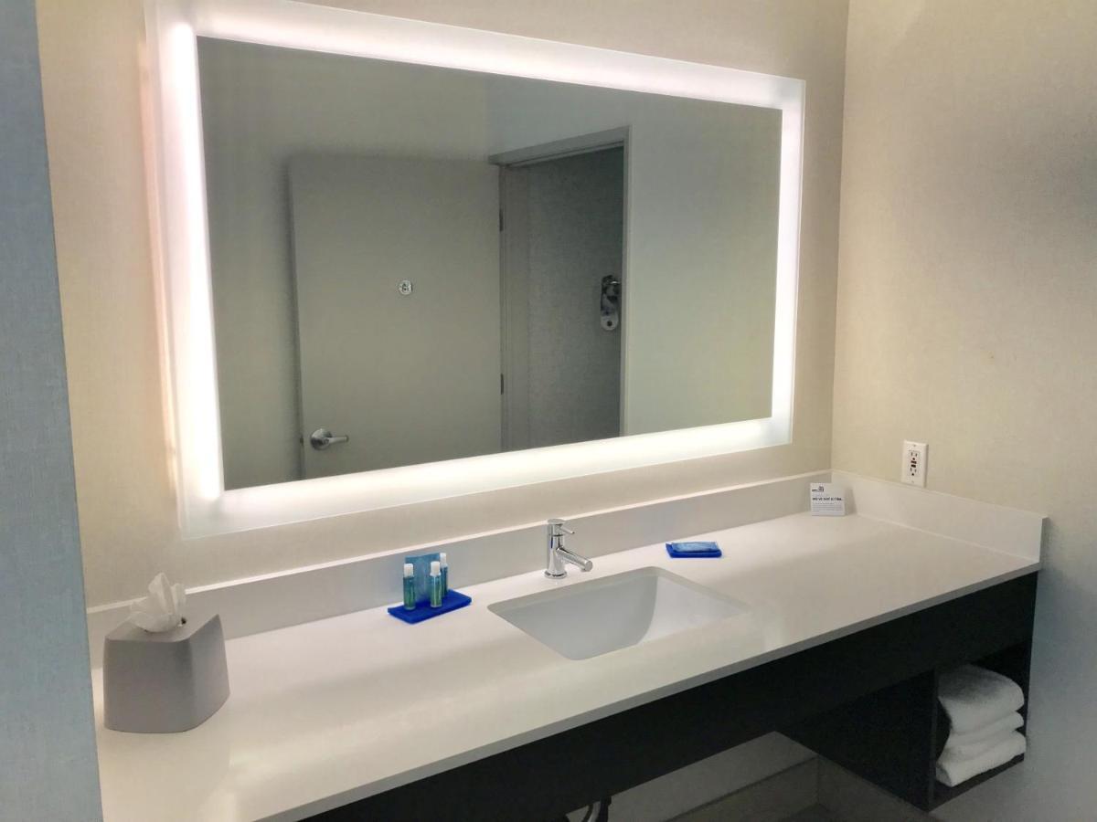 Holiday Inn Express & Suites Tracy By Ihg Eksteriør bilde